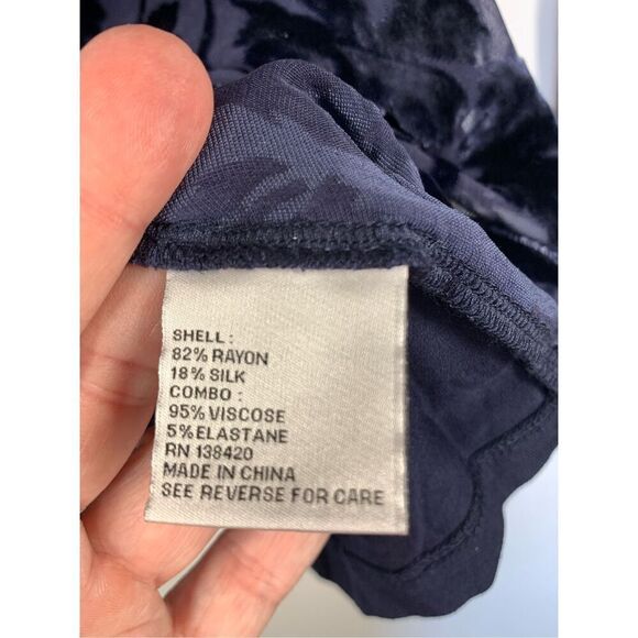 Perse Women’s Silk Blend Crew Neck Floral Velvet Long Sleeve Top Navy Size 8 - Picture 7 of 7